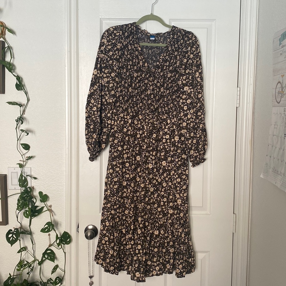 black floral long sleeve maxi dress